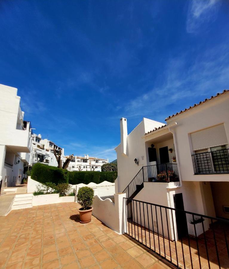 Benahavis Village Penthouse Apartment, 2 Bedrooms, Stunning Views, Swimming Pool !! Exterior photo
