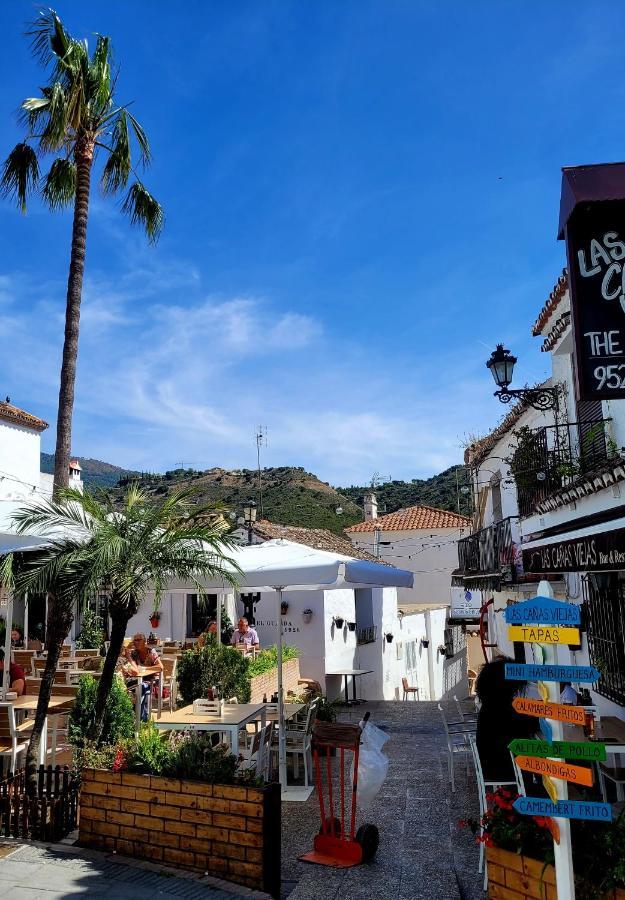 Benahavis Village Penthouse Apartment, 2 Bedrooms, Stunning Views, Swimming Pool !! Exterior photo